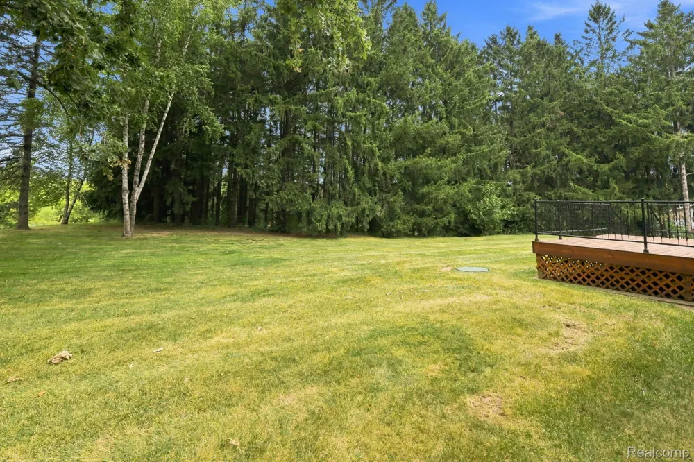 25 E Oakwood Road Oxford Charter Township, MI 48371