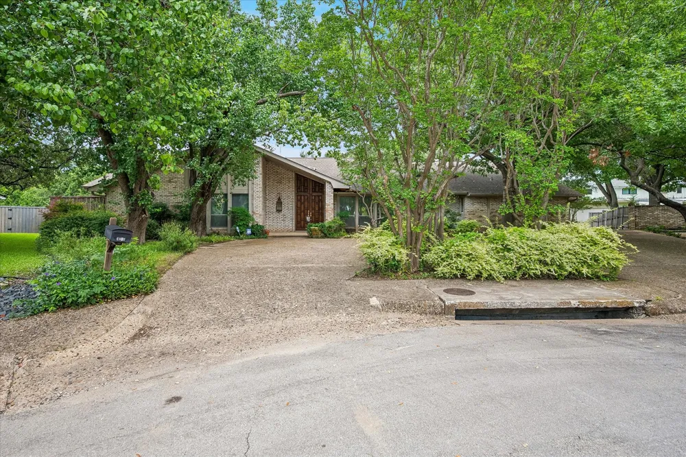 6940 Wildglen Drive Dallas, TX 75230