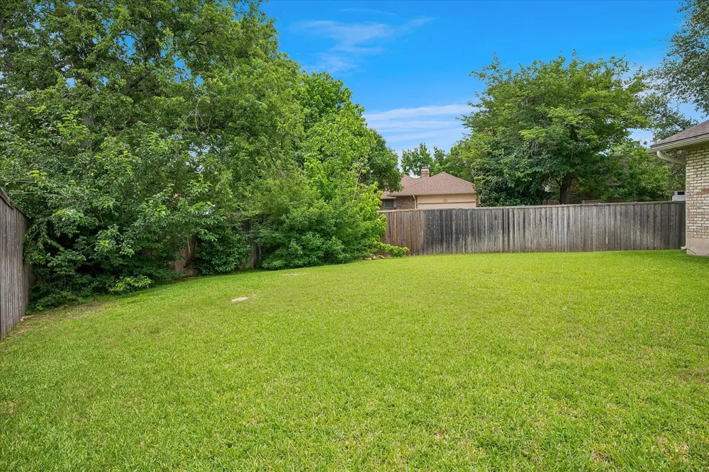 6940 Wildglen Drive Dallas, TX 75230