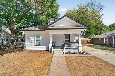 906 Catherine Street