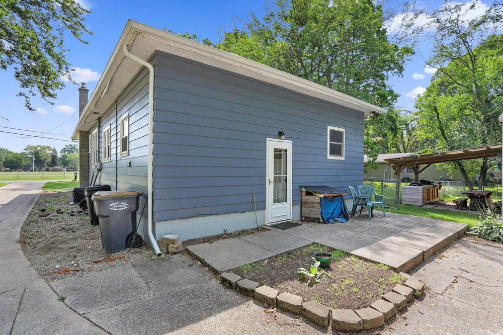 1982 Fairplain Avenue Benton Harbor, MI 49022