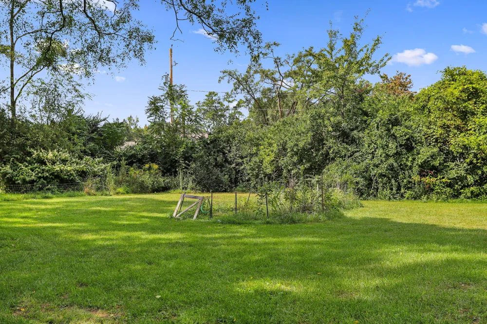 1982 Fairplain Avenue Benton Harbor, MI 49022