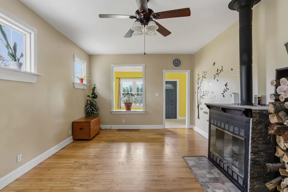 1982 Fairplain Avenue Benton Harbor, MI 49022