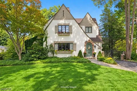 176 Canoe Brook Pkwy