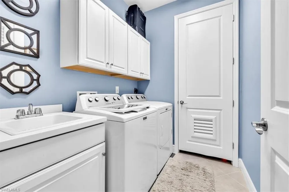 14024 Mirror Drive Naples, FL 34114
