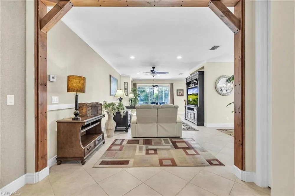 14024 Mirror Drive Naples, FL 34114