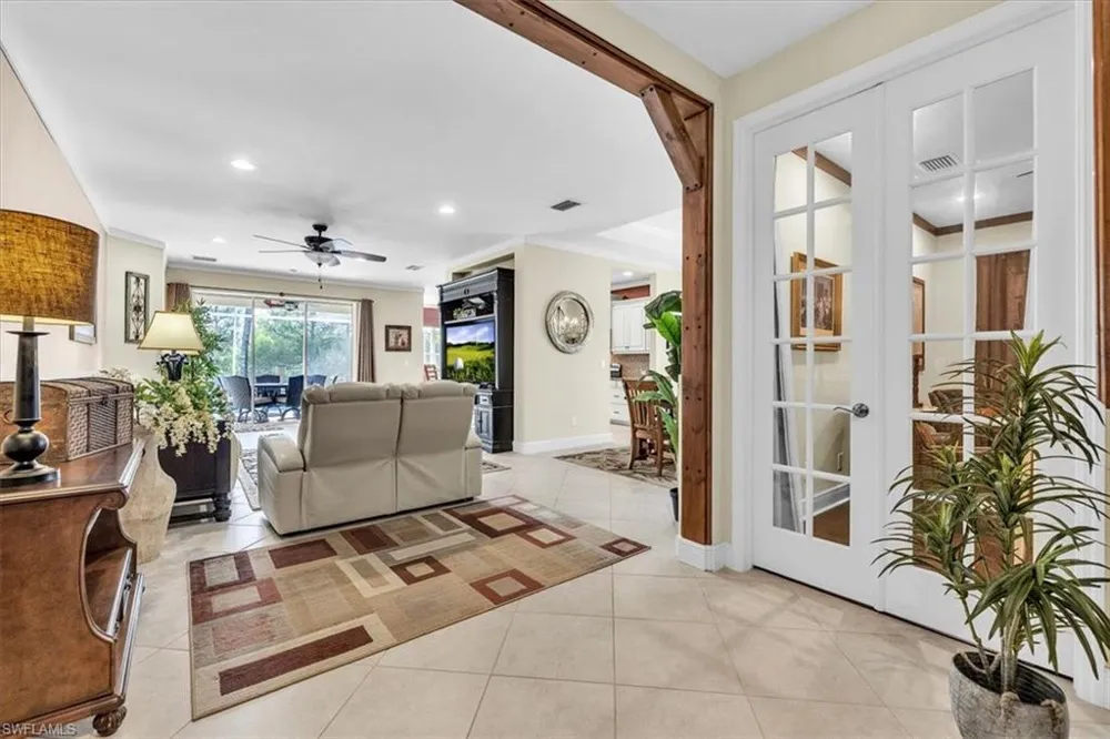 14024 Mirror Drive Naples, FL 34114