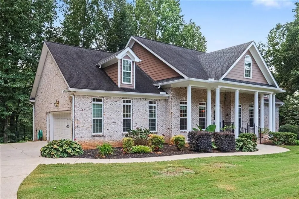 5453 Copper Creek Road Flowery Branch, GA 30542