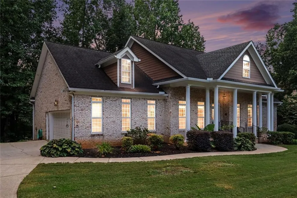 5453 Copper Creek Road Flowery Branch, GA 30542