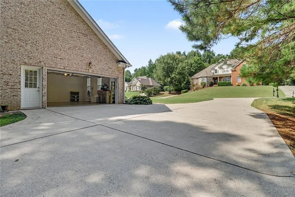 5453 Copper Creek Road Flowery Branch, GA 30542