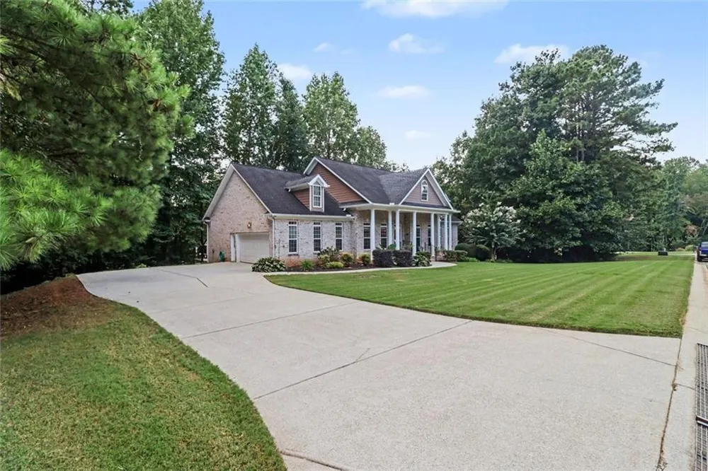 5453 Copper Creek Road Flowery Branch, GA 30542