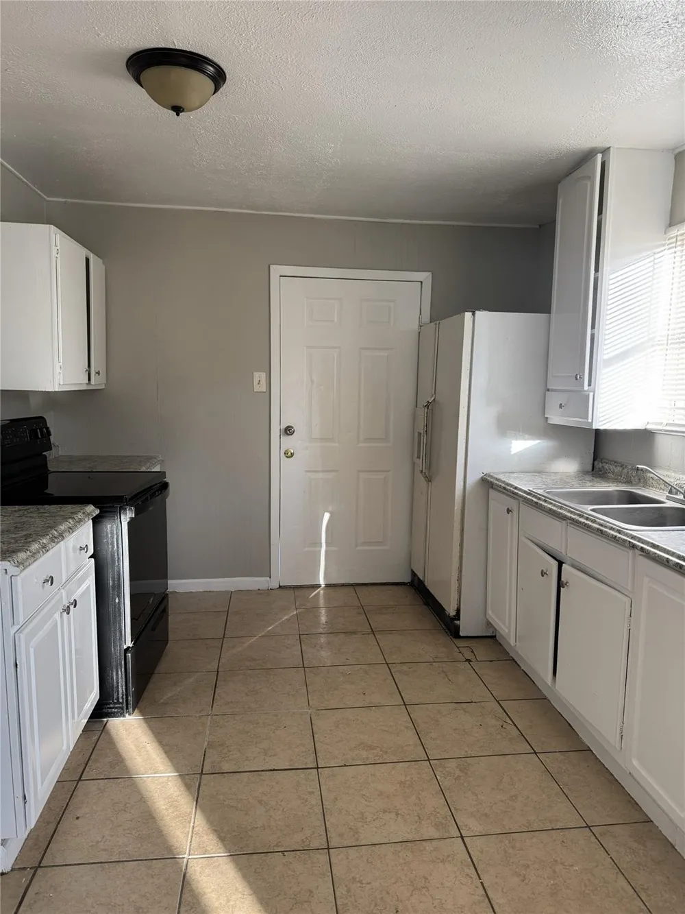 705 Smokey River Bend Conroe, TX 77316