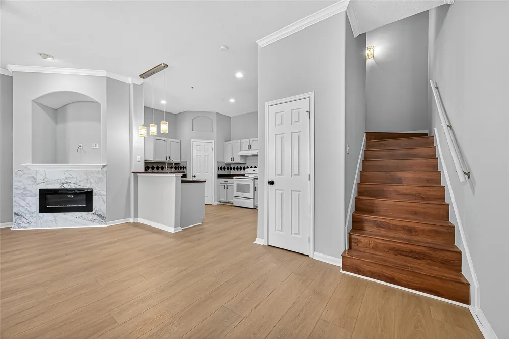 2710 Grants Lake Boulevard #L8 Sugar Land, TX 77479
