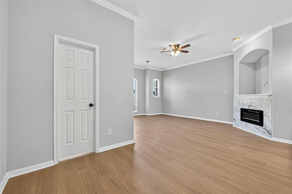 2710 Grants Lake Boulevard #L8 Sugar Land, TX 77479