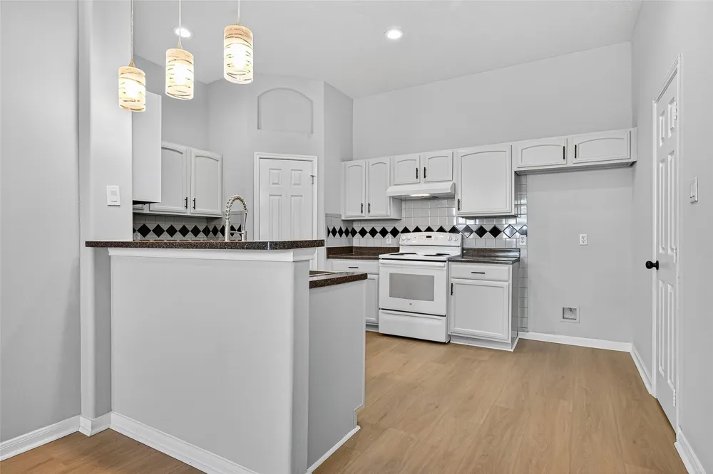 2710 Grants Lake Boulevard #L8 Sugar Land, TX 77479