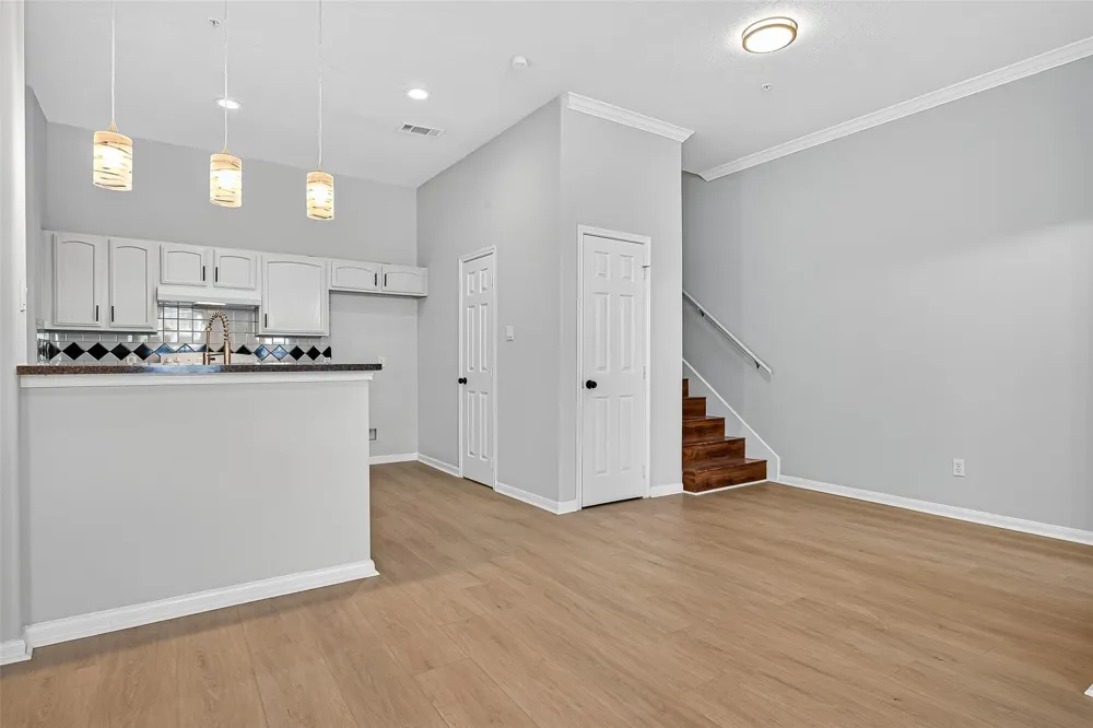 2710 Grants Lake Boulevard #L8 Sugar Land, TX 77479
