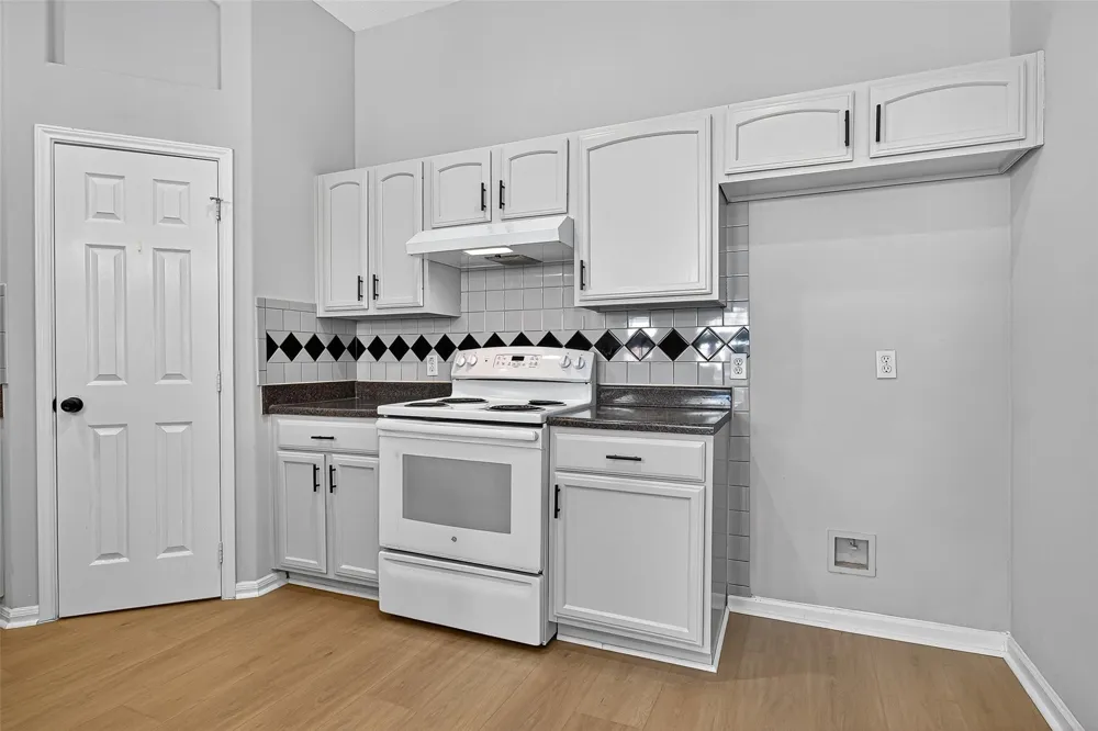 2710 Grants Lake Boulevard #L8 Sugar Land, TX 77479