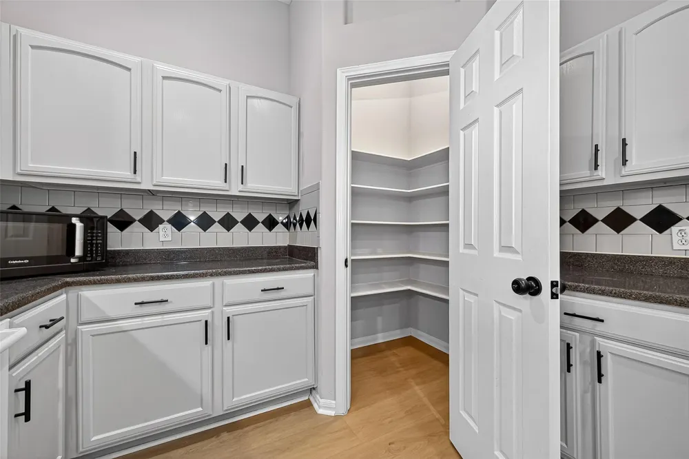 2710 Grants Lake Boulevard #L8 Sugar Land, TX 77479