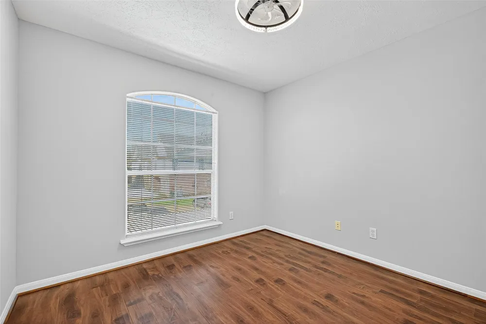 2710 Grants Lake Boulevard #L8 Sugar Land, TX 77479