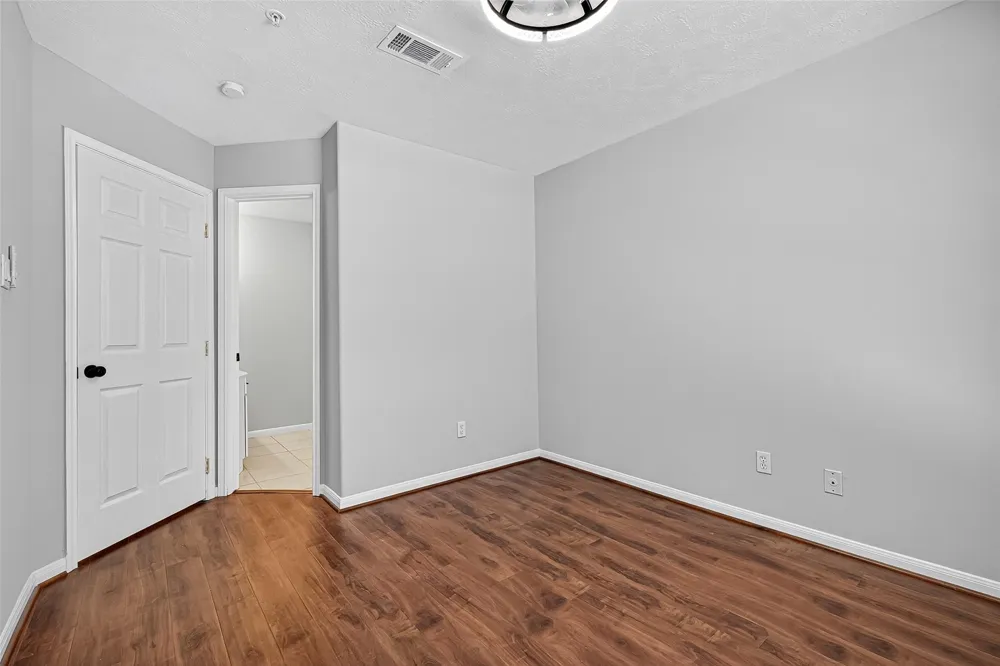 2710 Grants Lake Boulevard #L8 Sugar Land, TX 77479