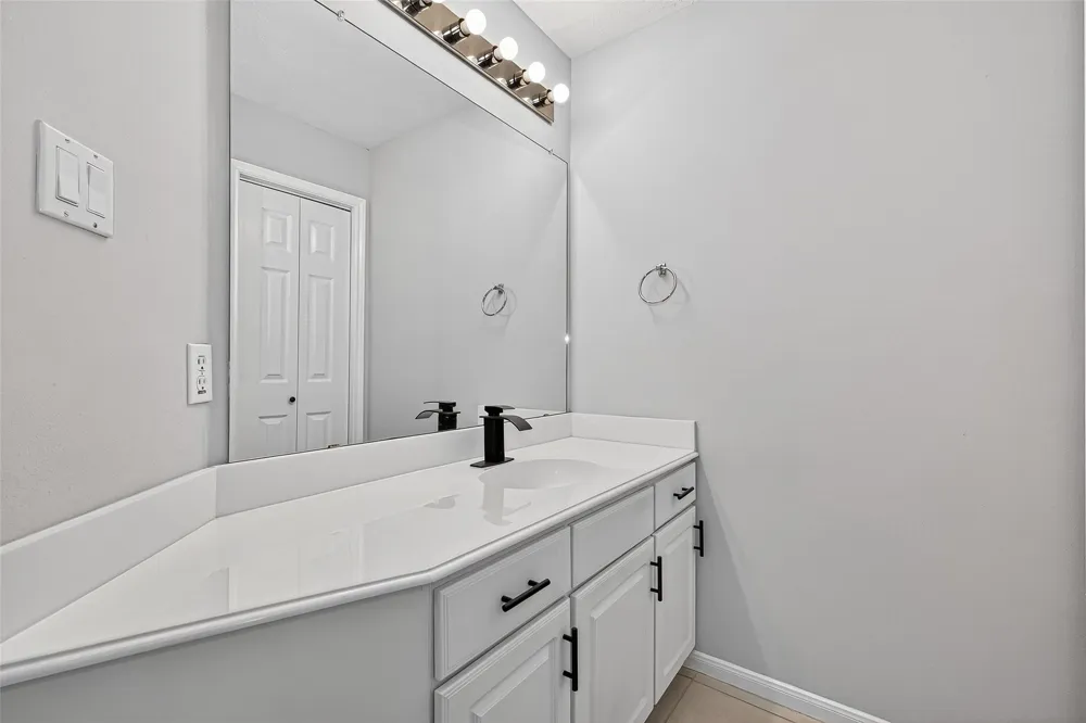 2710 Grants Lake Boulevard #L8 Sugar Land, TX 77479