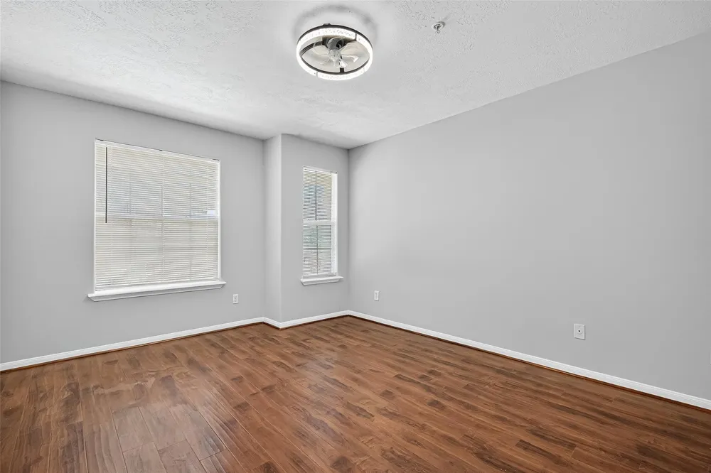 2710 Grants Lake Boulevard #L8 Sugar Land, TX 77479