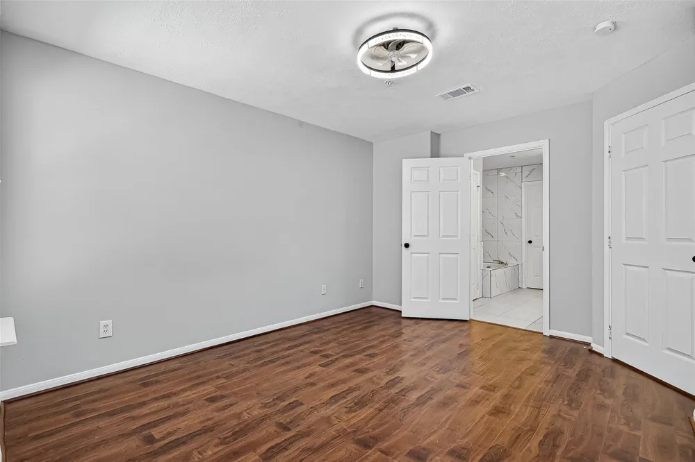 2710 Grants Lake Boulevard #L8 Sugar Land, TX 77479