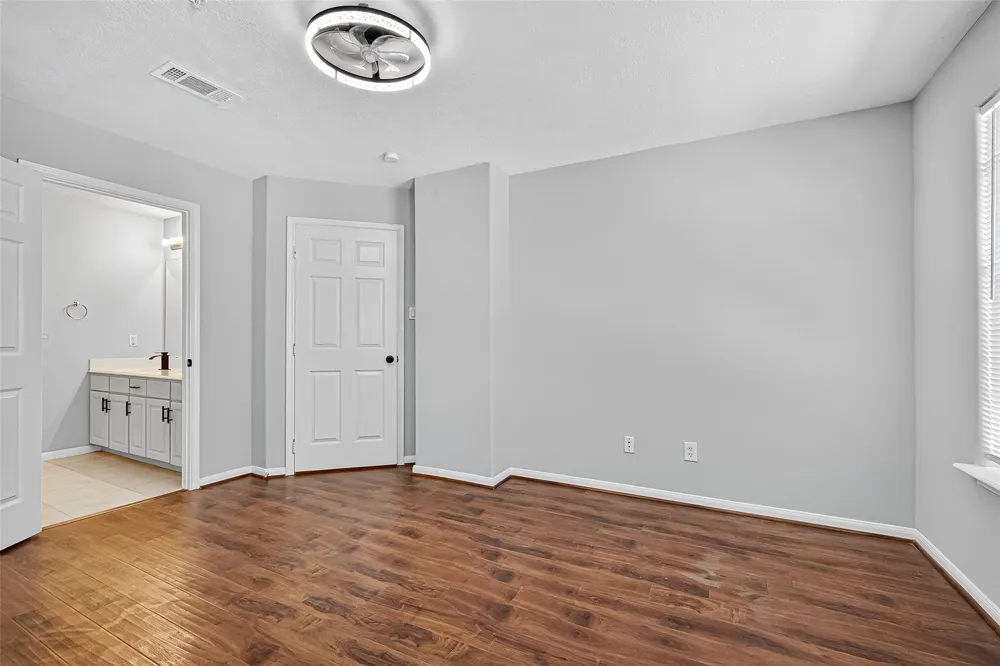 2710 Grants Lake Boulevard #L8 Sugar Land, TX 77479