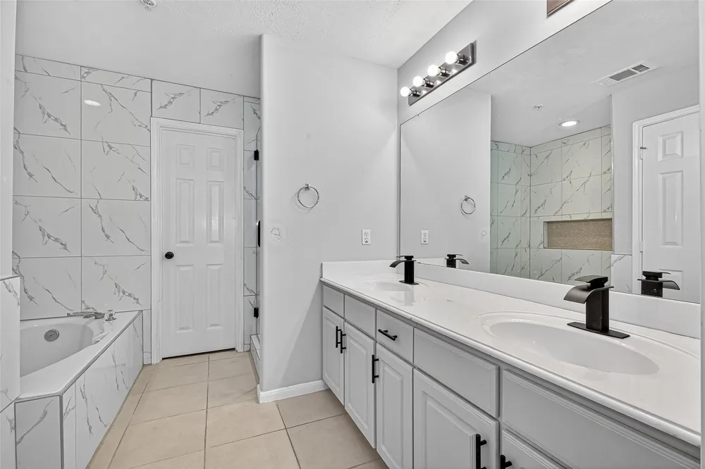 2710 Grants Lake Boulevard #L8 Sugar Land, TX 77479