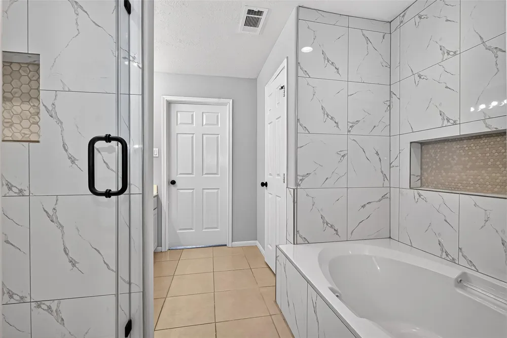2710 Grants Lake Boulevard #L8 Sugar Land, TX 77479