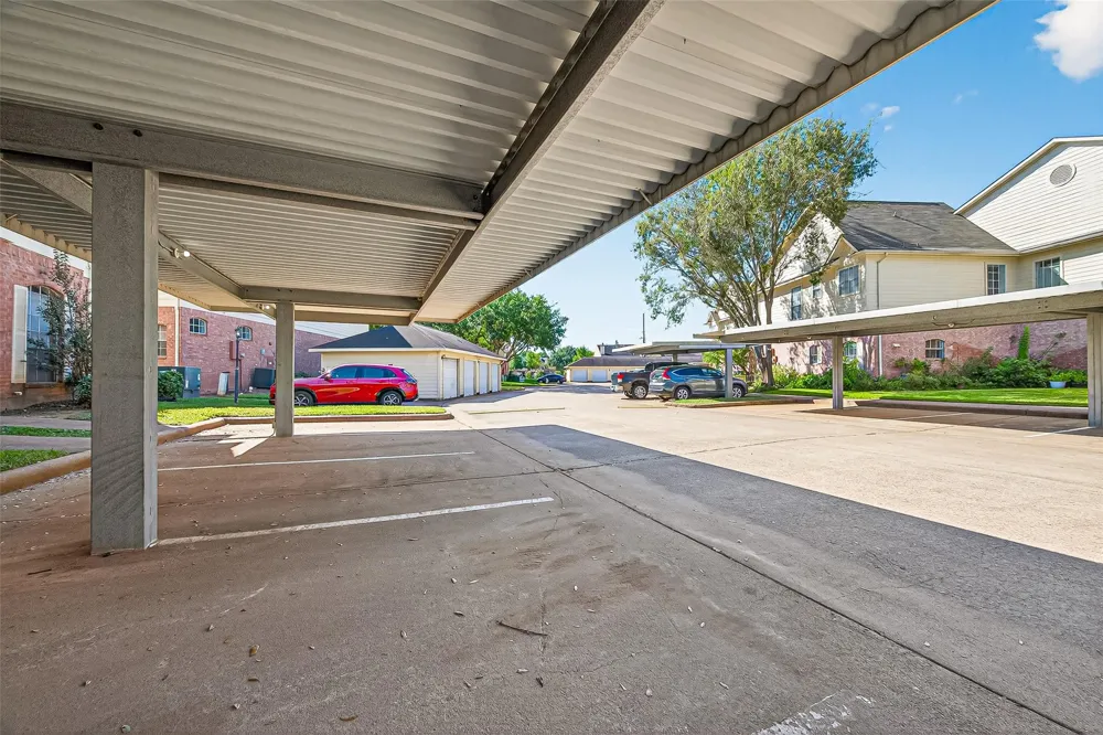 2710 Grants Lake Boulevard #L8 Sugar Land, TX 77479