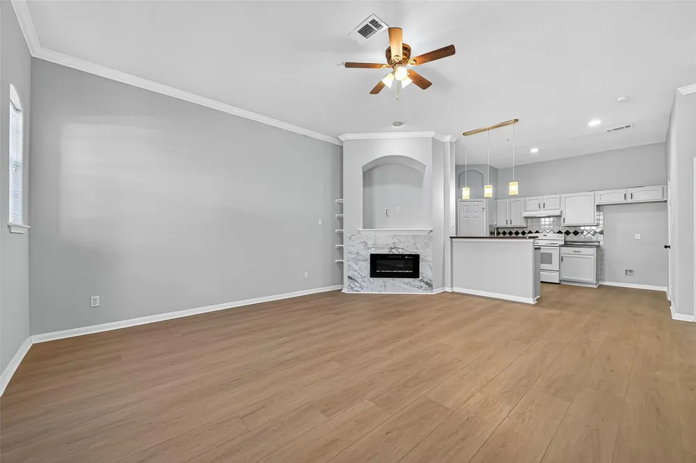 2710 Grants Lake Boulevard #L8 Sugar Land, TX 77479