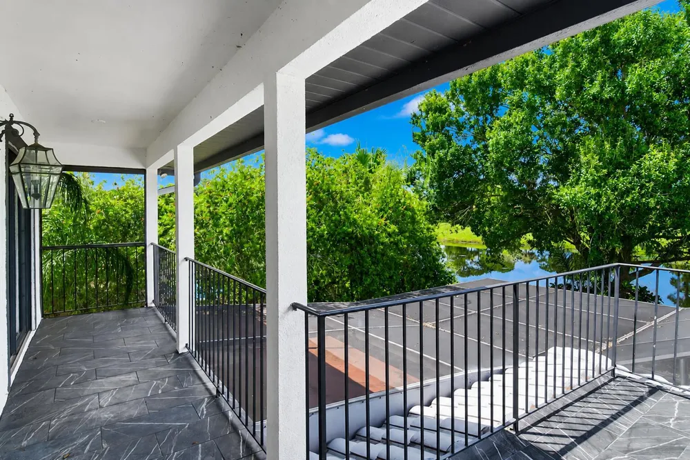 1157 SW Mirror Lake Cove Port St. Lucie, FL 34986