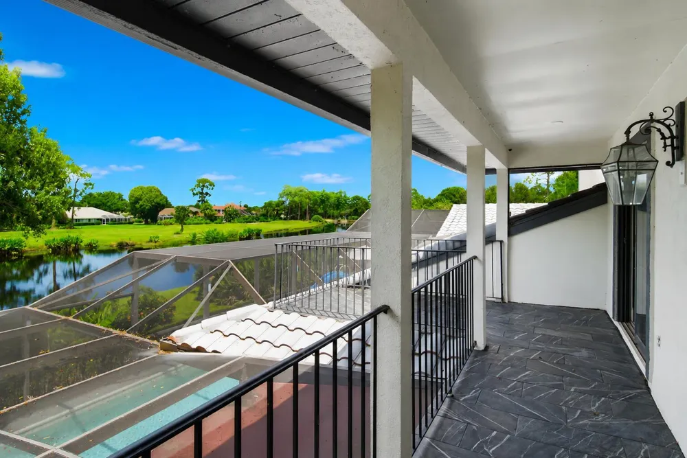 1157 SW Mirror Lake Cove Port St. Lucie, FL 34986
