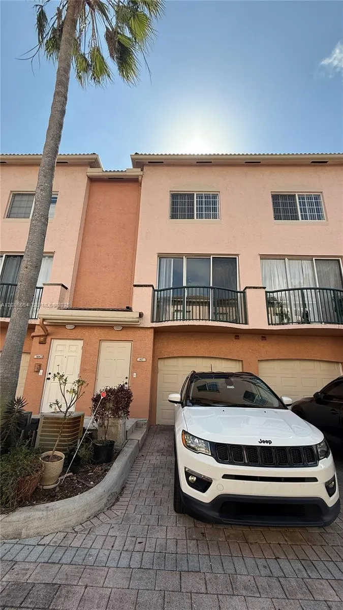 2107 SE 10th Ave #827 Fort Lauderdale, FL 33316