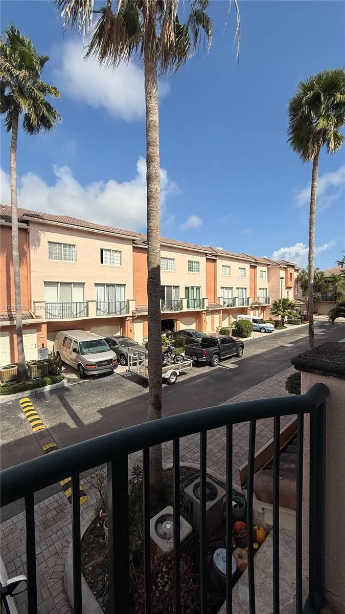 2107 SE 10th Ave #827 Fort Lauderdale, FL 33316