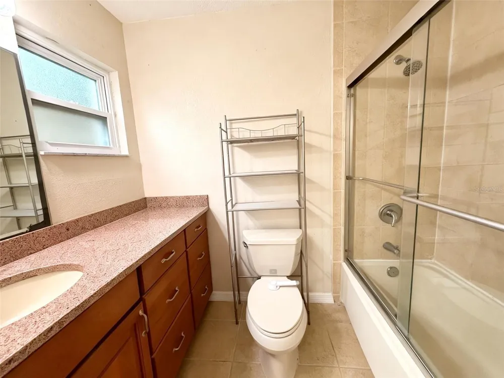 5115 GATEWAY AVENUE Orlando, FL 32821