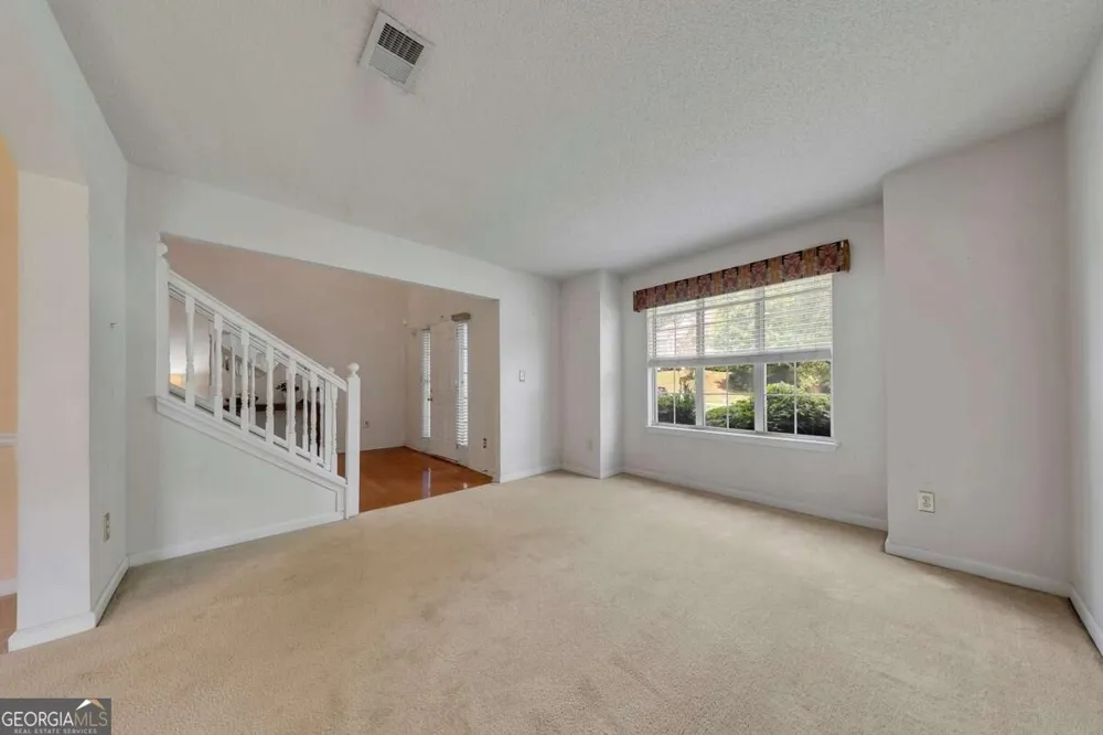 120 Silverleaf LN Dallas, GA 30157