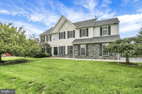 135 WALTER DRIVE