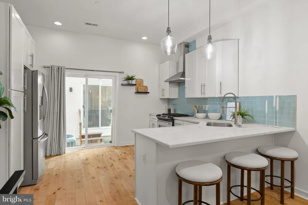 1006 S REESE STREET Philadelphia, PA 19147