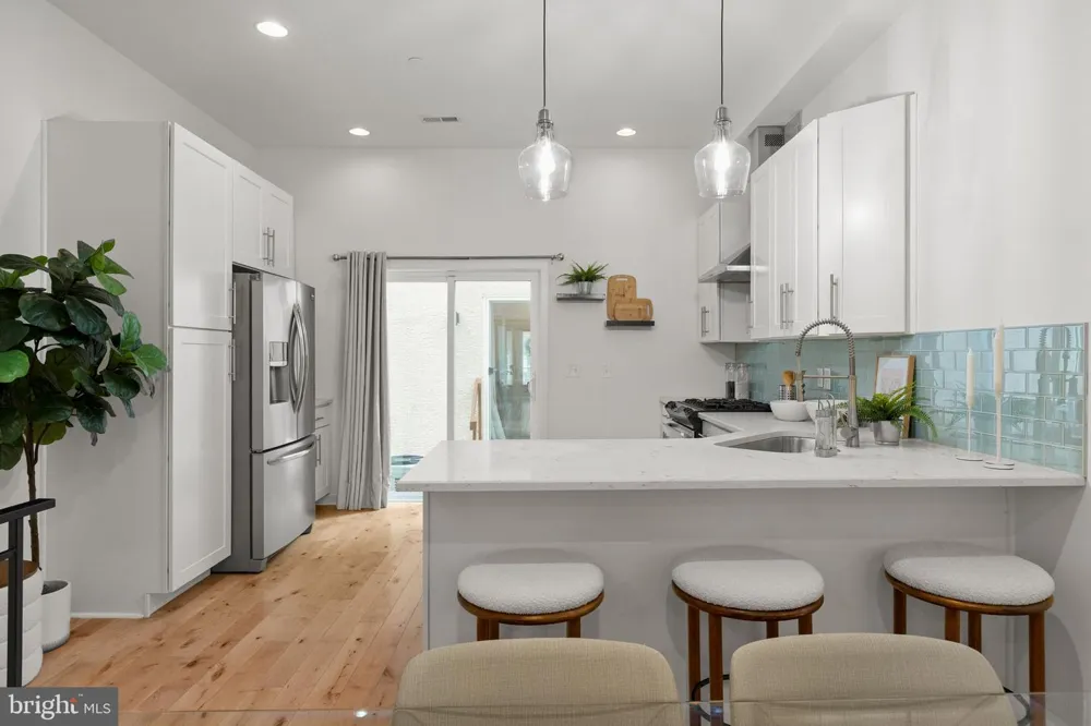 1006 S REESE STREET Philadelphia, PA 19147