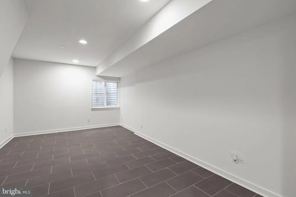 1006 S REESE STREET Philadelphia, PA 19147