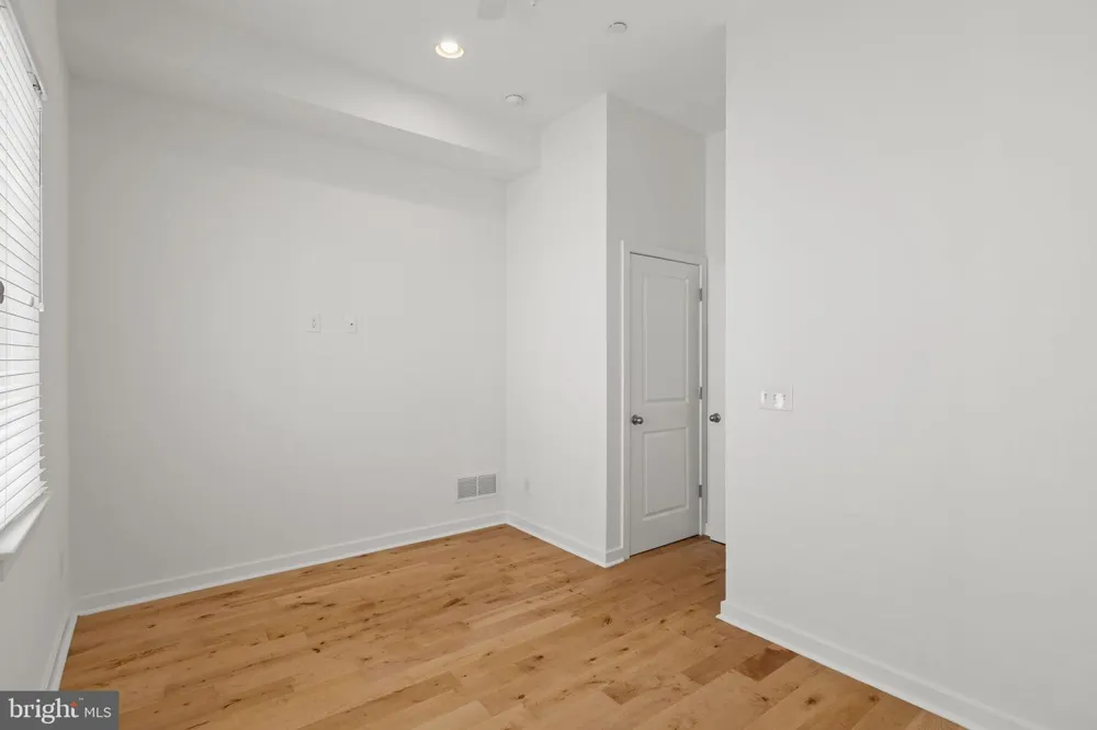 1006 S REESE STREET Philadelphia, PA 19147