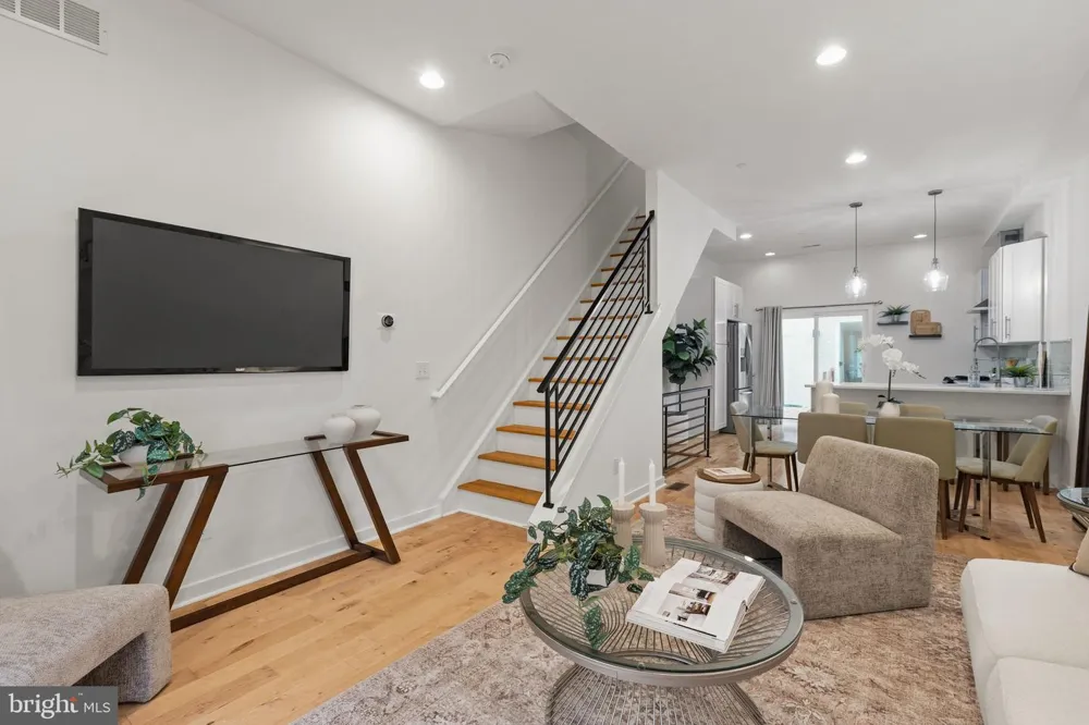1006 S REESE STREET Philadelphia, PA 19147