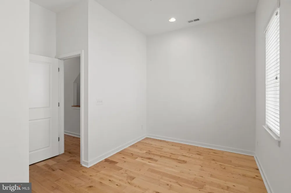 1006 S REESE STREET Philadelphia, PA 19147
