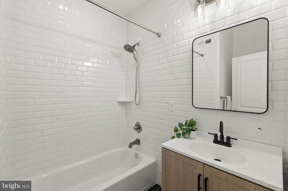 1006 S REESE STREET Philadelphia, PA 19147