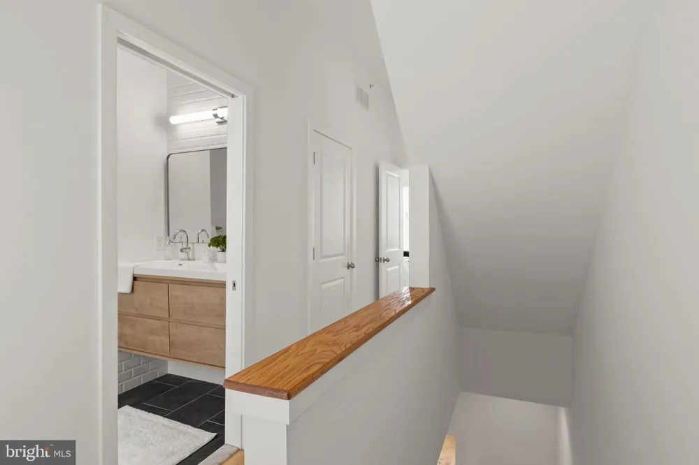 1006 S REESE STREET Philadelphia, PA 19147