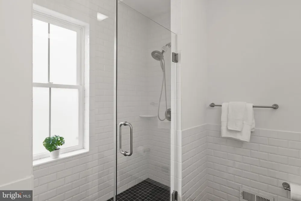 1006 S REESE STREET Philadelphia, PA 19147
