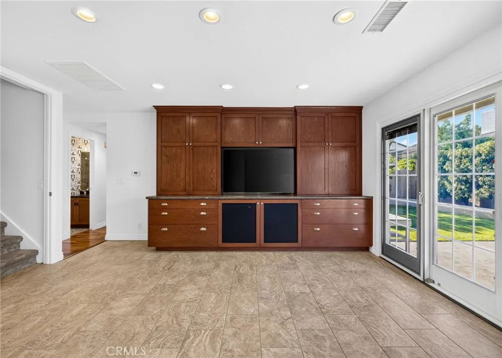 5291 Kenilworth Huntington Beach, CA 92649