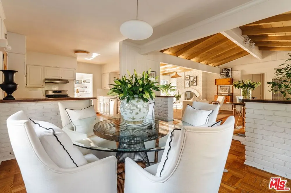 809 Broom Way Los Angeles, CA 90049